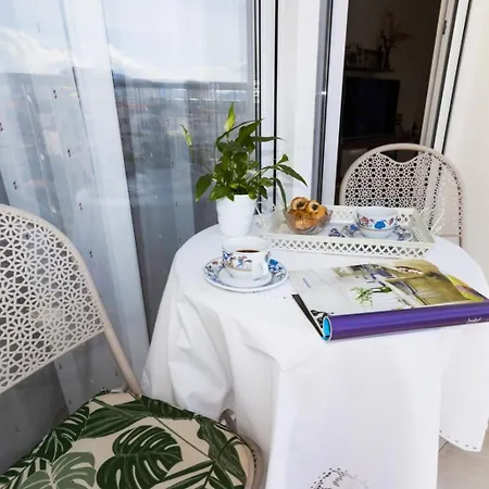 Perla - Two Bedroom With Stunning View Split