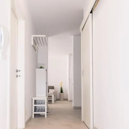 Perla - Two Bedroom With Stunning View Split