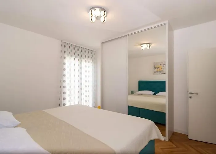 Perla - Two Bedroom With Stunning View * Split